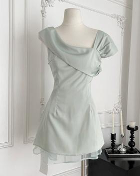 Sloping shoulder summer dress