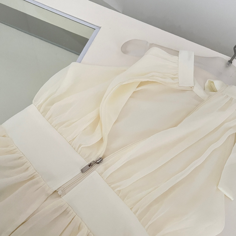 Elegant simple skirt refinement bandage tops a set