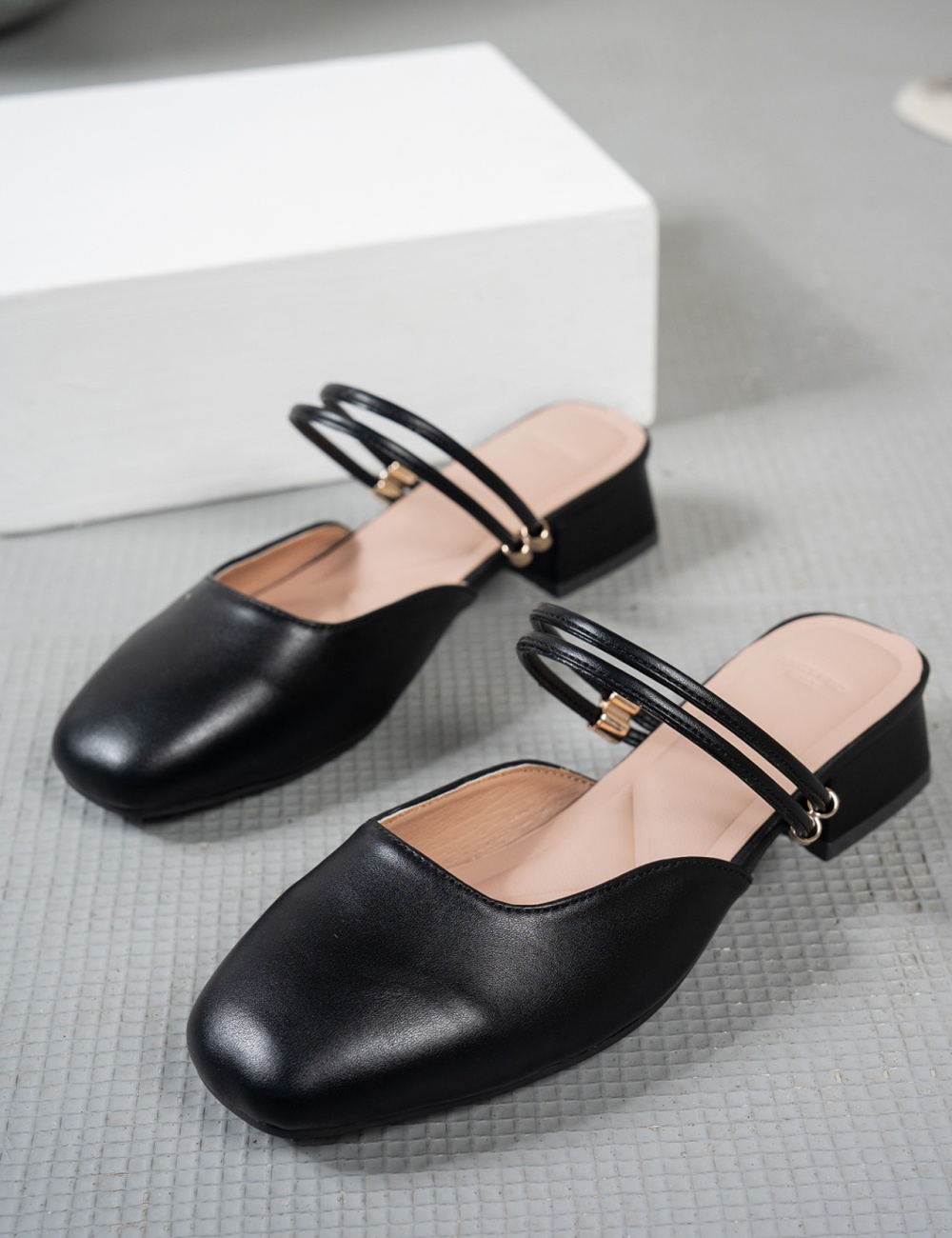 Thick Korean style sandals wear half slippers for women