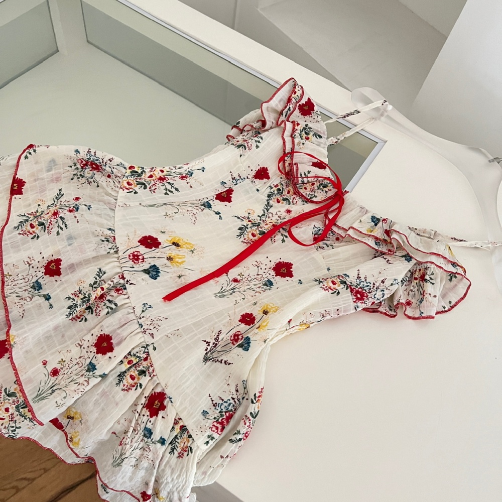 Wear short skirt floral strap dress a set