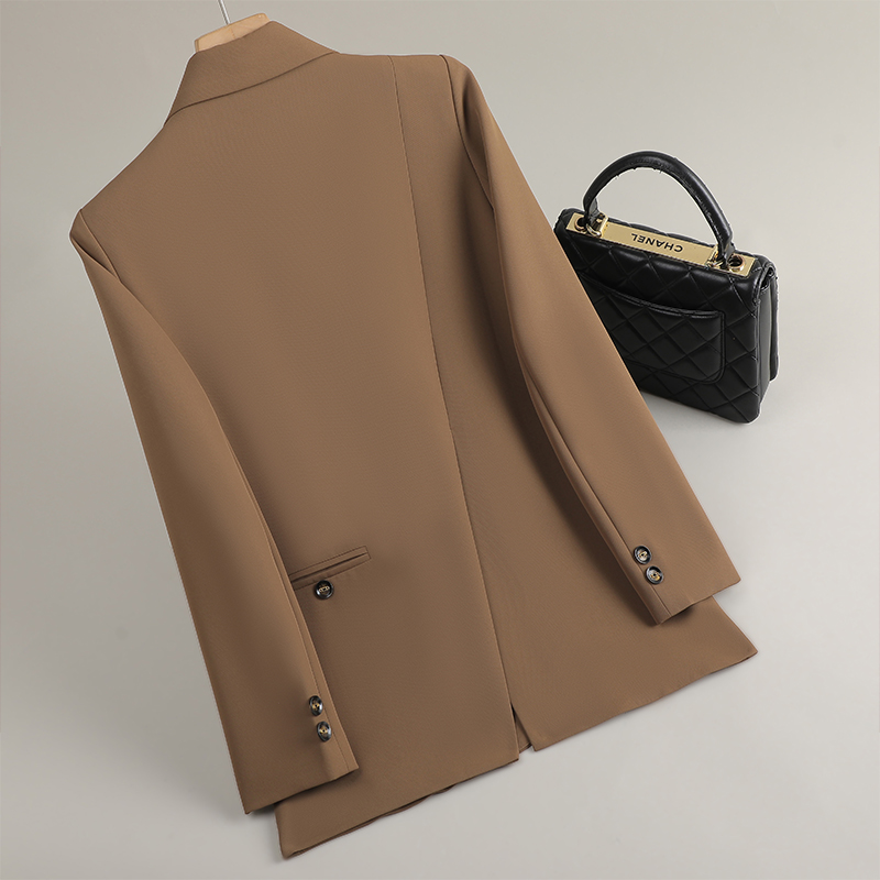 After the split coat Casual business suit for women
