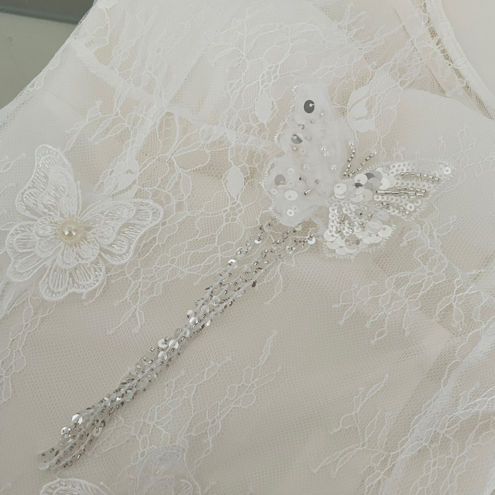 Temperament white pinched waist strapless dress