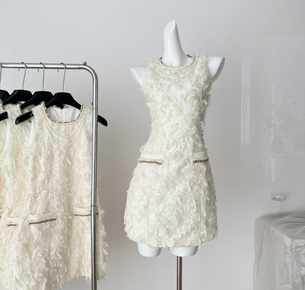 Sleeveless France style feather A-line dress for women
