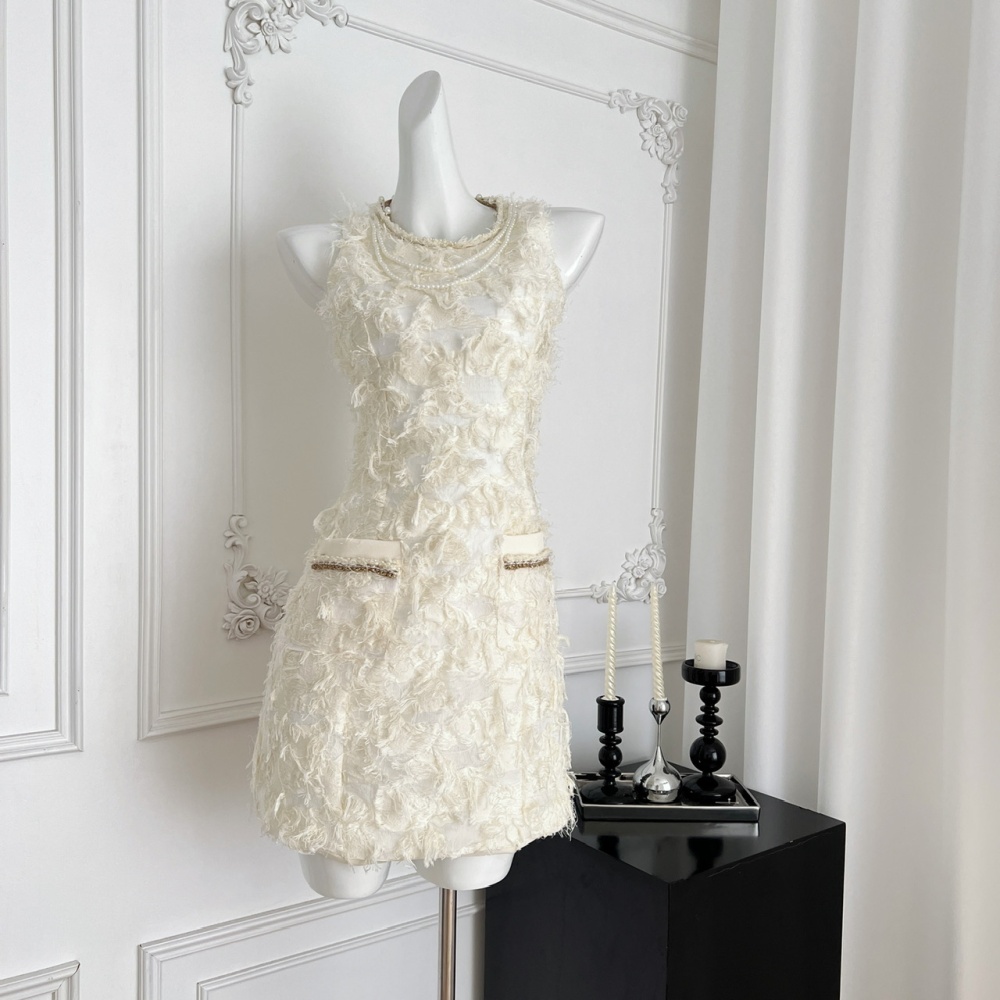 Sleeveless France style feather A-line dress for women