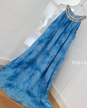 Ribbon halter stereoscopic embroidery vacation dress