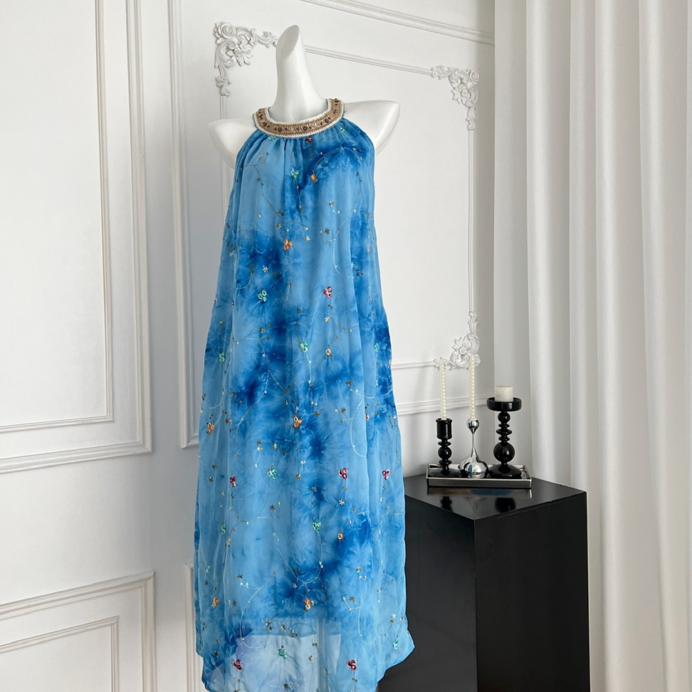 Ribbon halter stereoscopic embroidery vacation dress