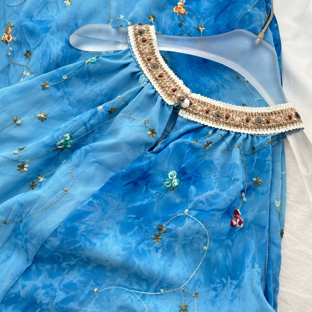 Ribbon halter stereoscopic embroidery vacation dress