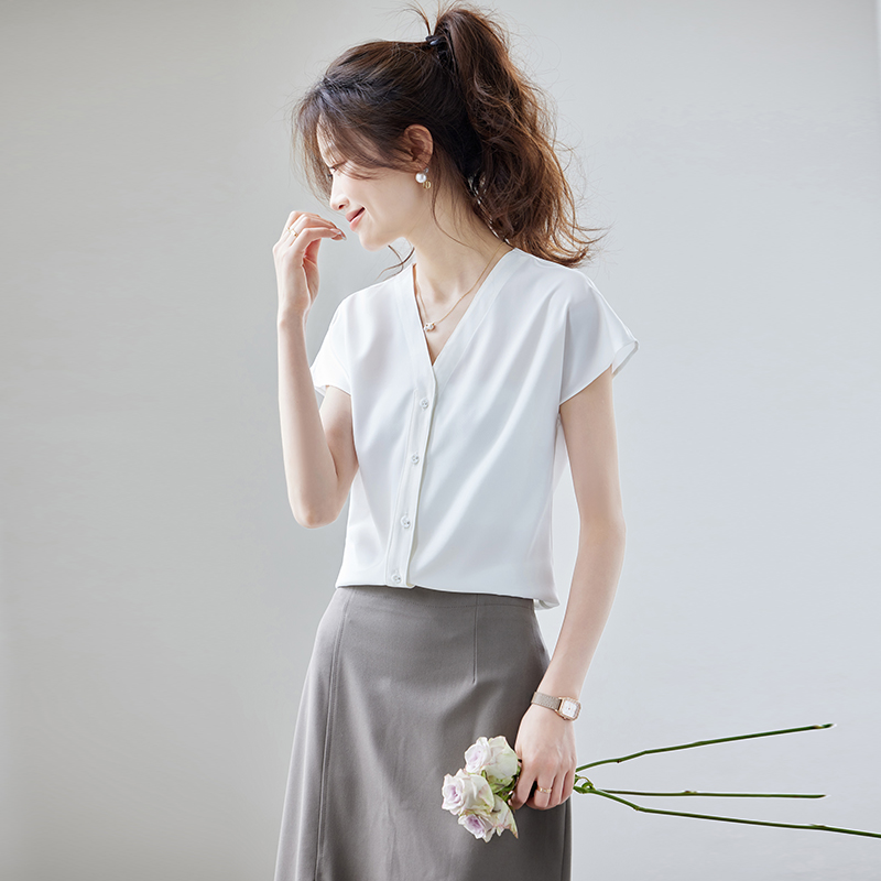 Wears outside shirt Casual small shirt for women