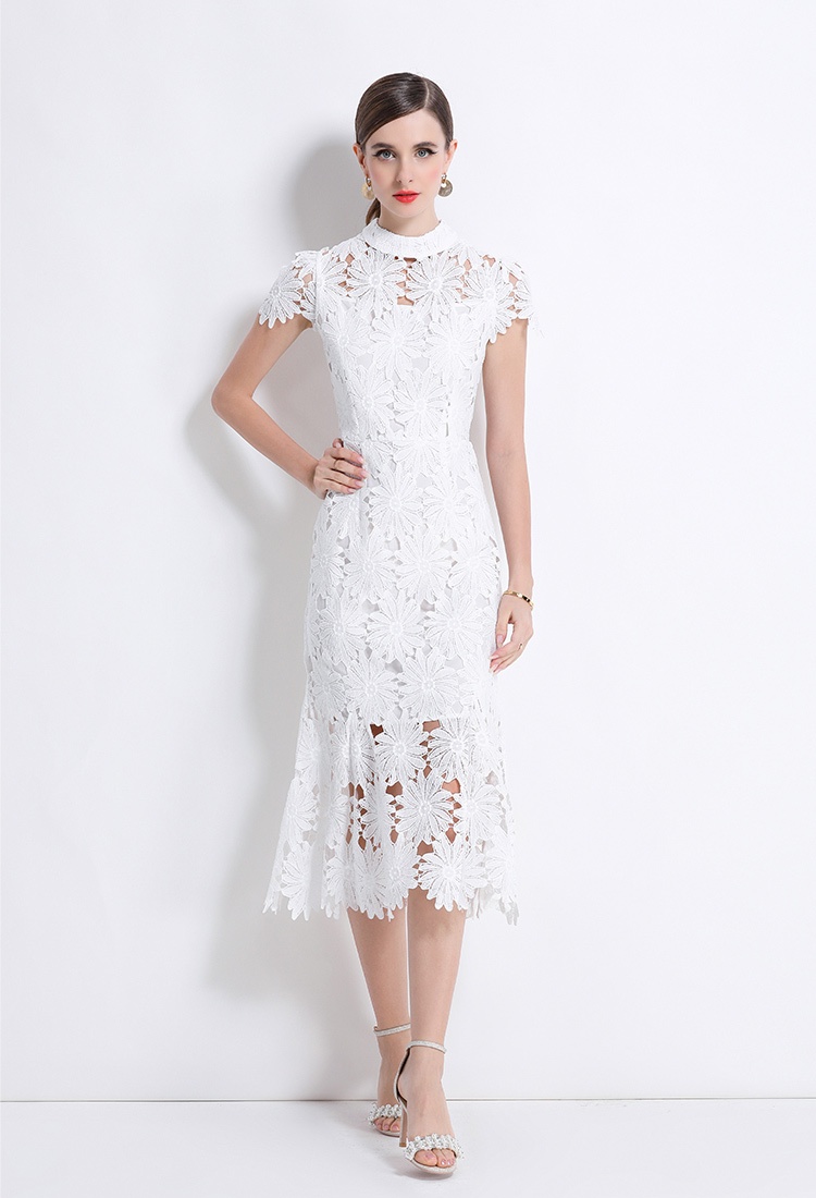 Lace pinched waist short sleeve round neck hollow dress