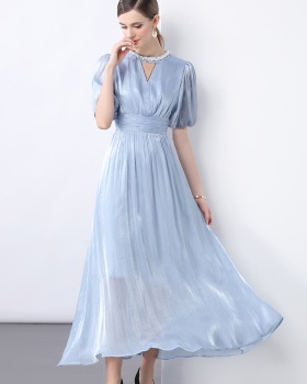 Short sleeve lantern sleeve medium waist dress