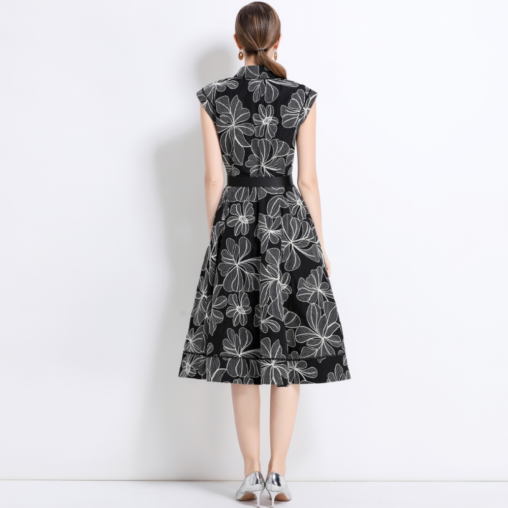 Embroidery with belt dress sleeveless long dress