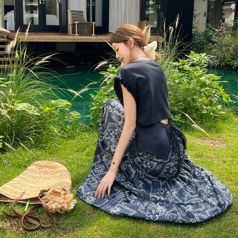 Floral hollow T-shirt big skirt wood ear skirt a set