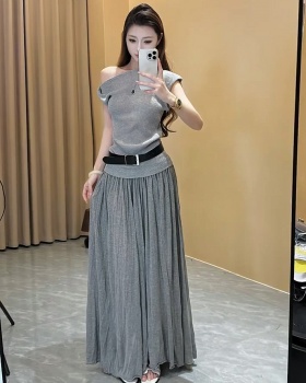 Slim strapless skirt folds tops a set for women