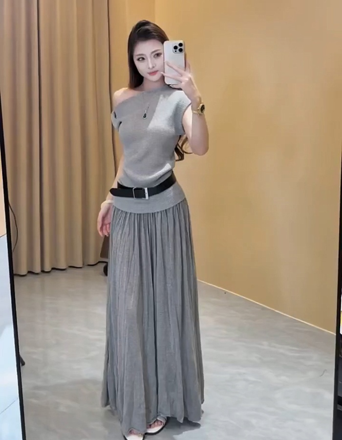 Slim strapless skirt folds tops a set for women