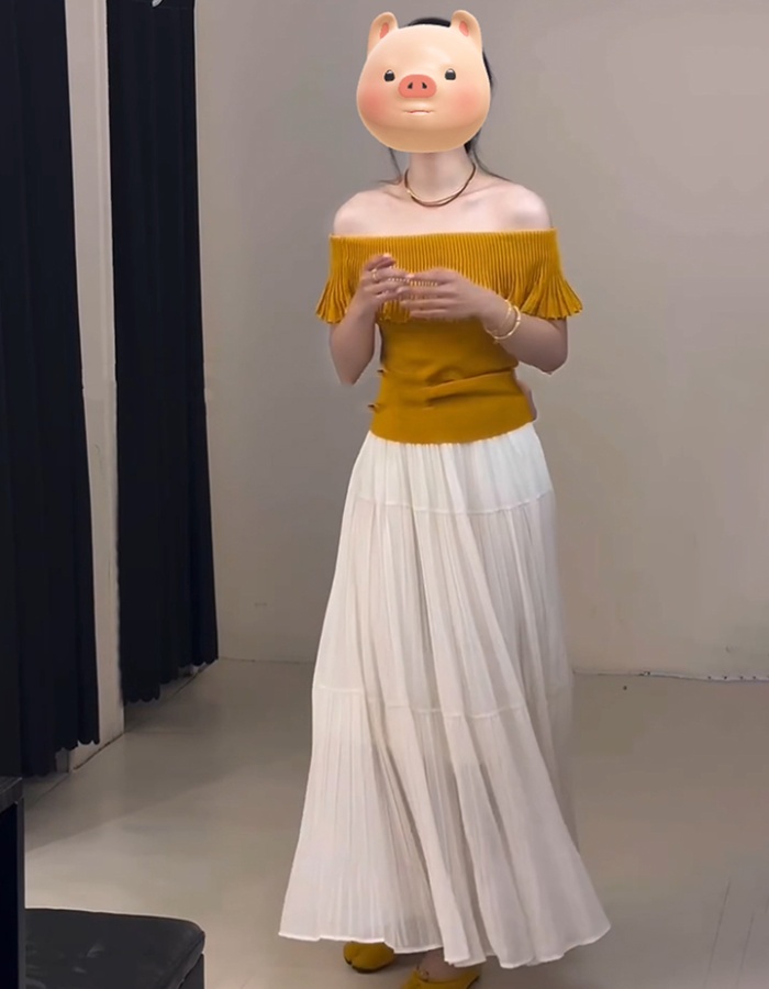 Retro chiffon skirt flat shoulder splice sweater a set