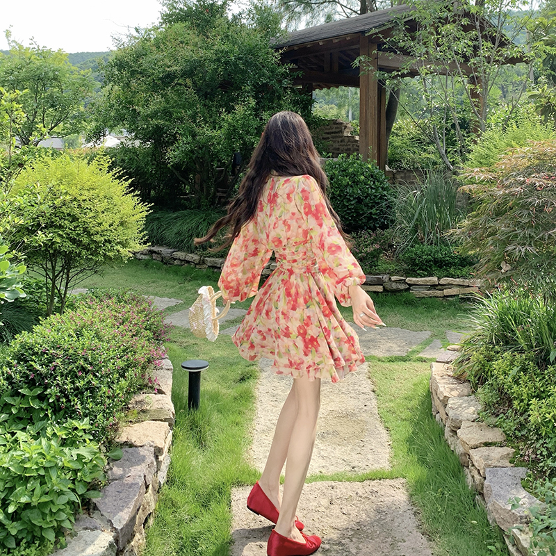 Pinched waist V-neck short skirt long printing tops a set