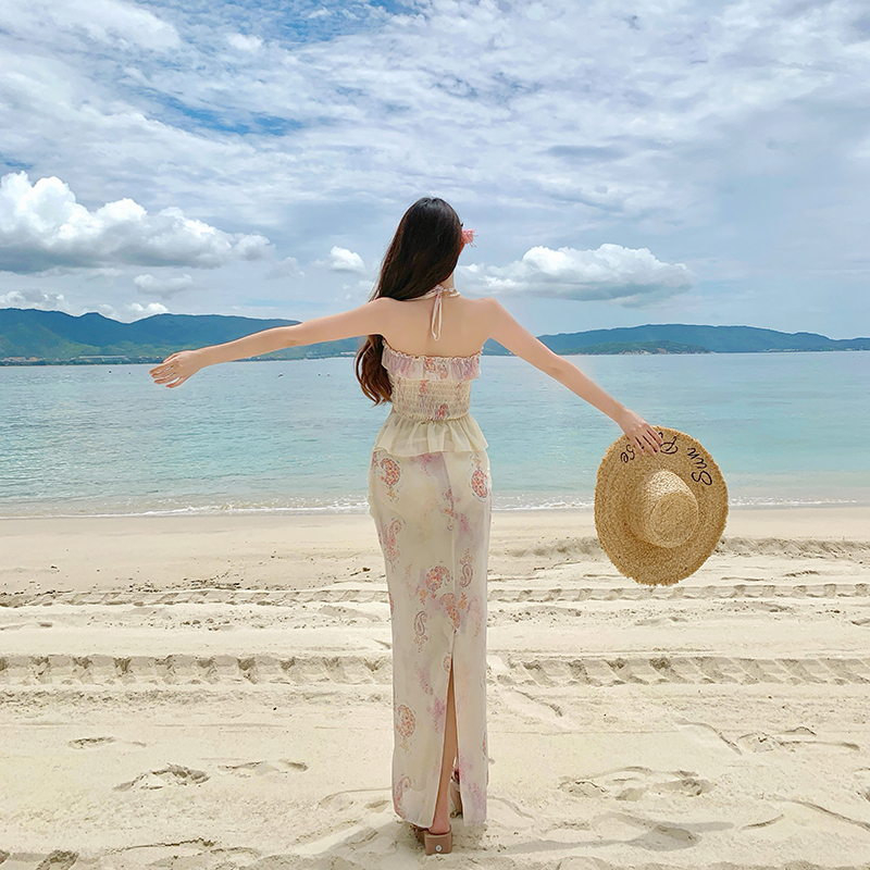 Spicegirl printing long skirt halter temperament tops a set