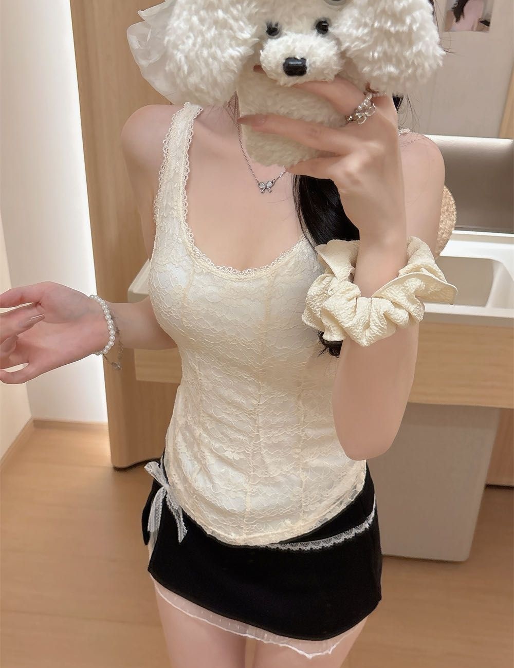 Slim lace halter integrated with chest pad summer vest