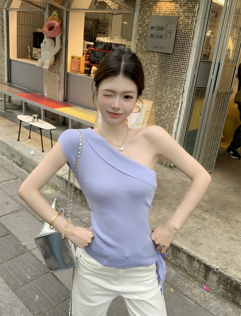 Slim red tops sloping shoulder spicegirl sweater