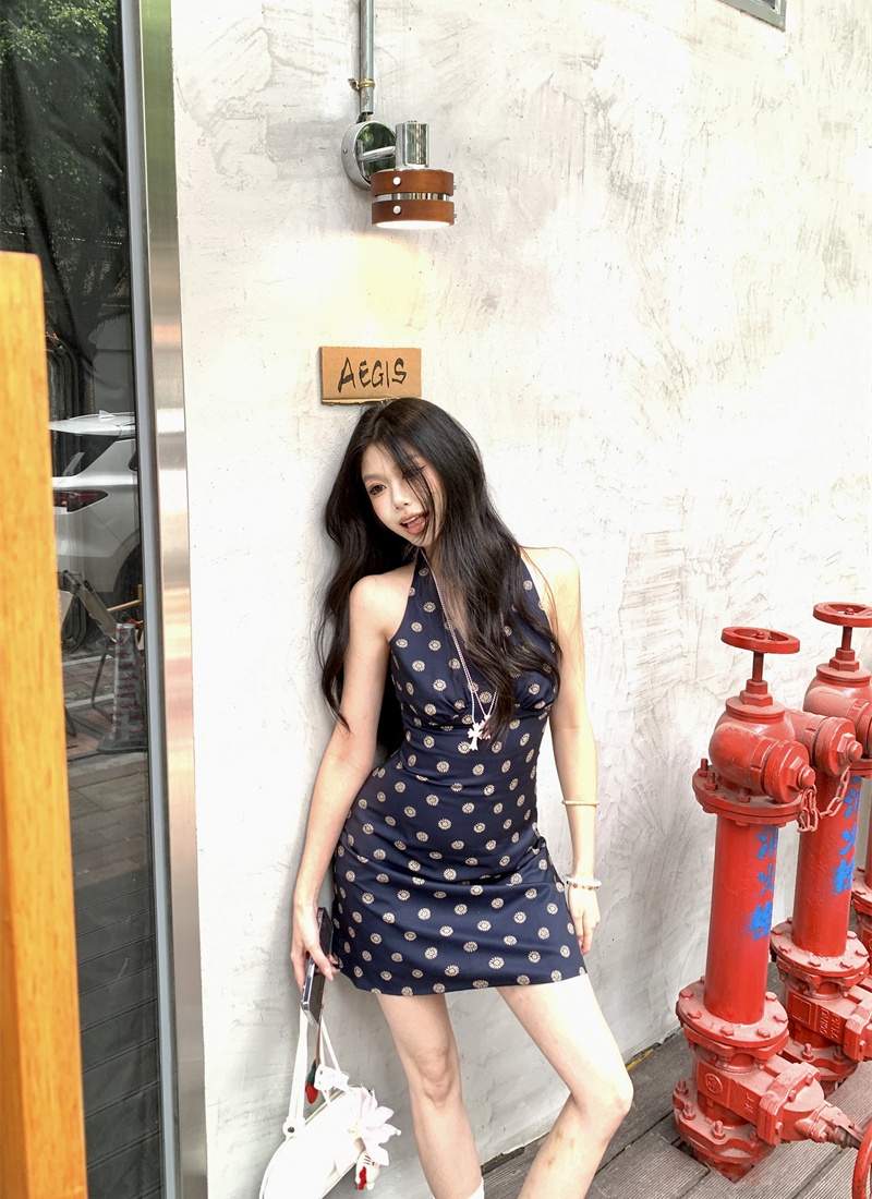 Pinched waist dress temperament T-back for women