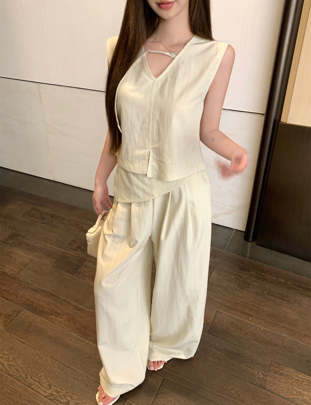 Pure V-neck wide leg pants wear small shirt a set for women