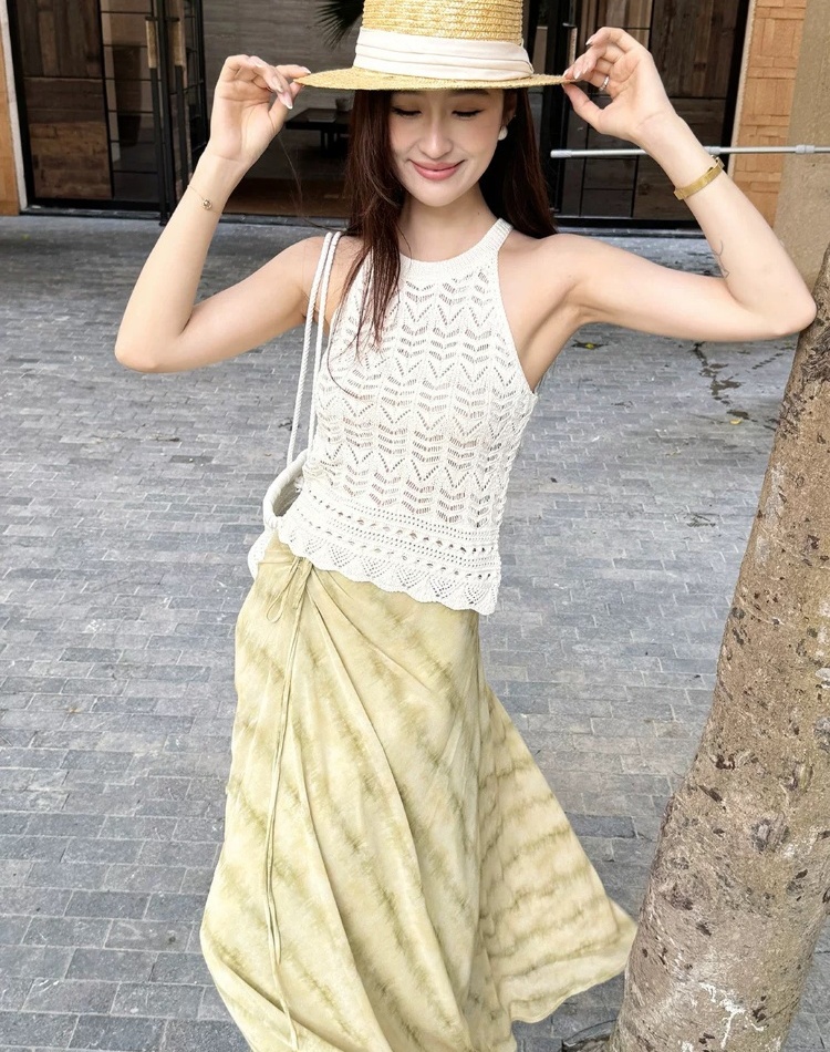 Printing sleeveless vest hollow blooming skirt 2pcs set