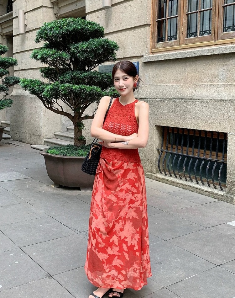 Printing sleeveless vest hollow blooming skirt 2pcs set