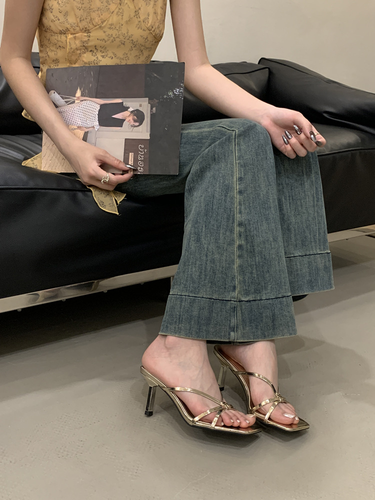Open toe summer slippers wears outside sandals