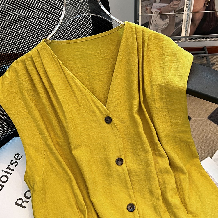 Sleeveless loose short niche V-neck summer thin shirt for women
