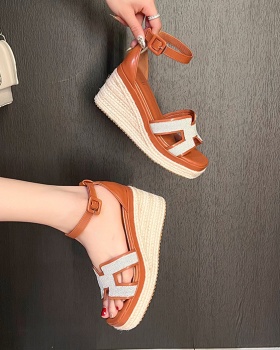 Thick crust weaving retro slipsole sandals