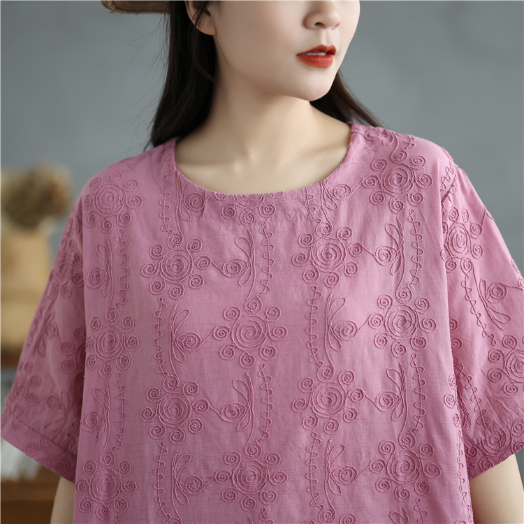 Temperament small shirt embroidery T-shirt