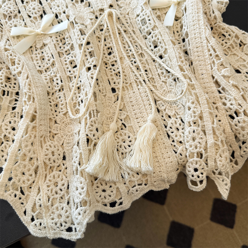 Hollow crochet lace bow vest for women