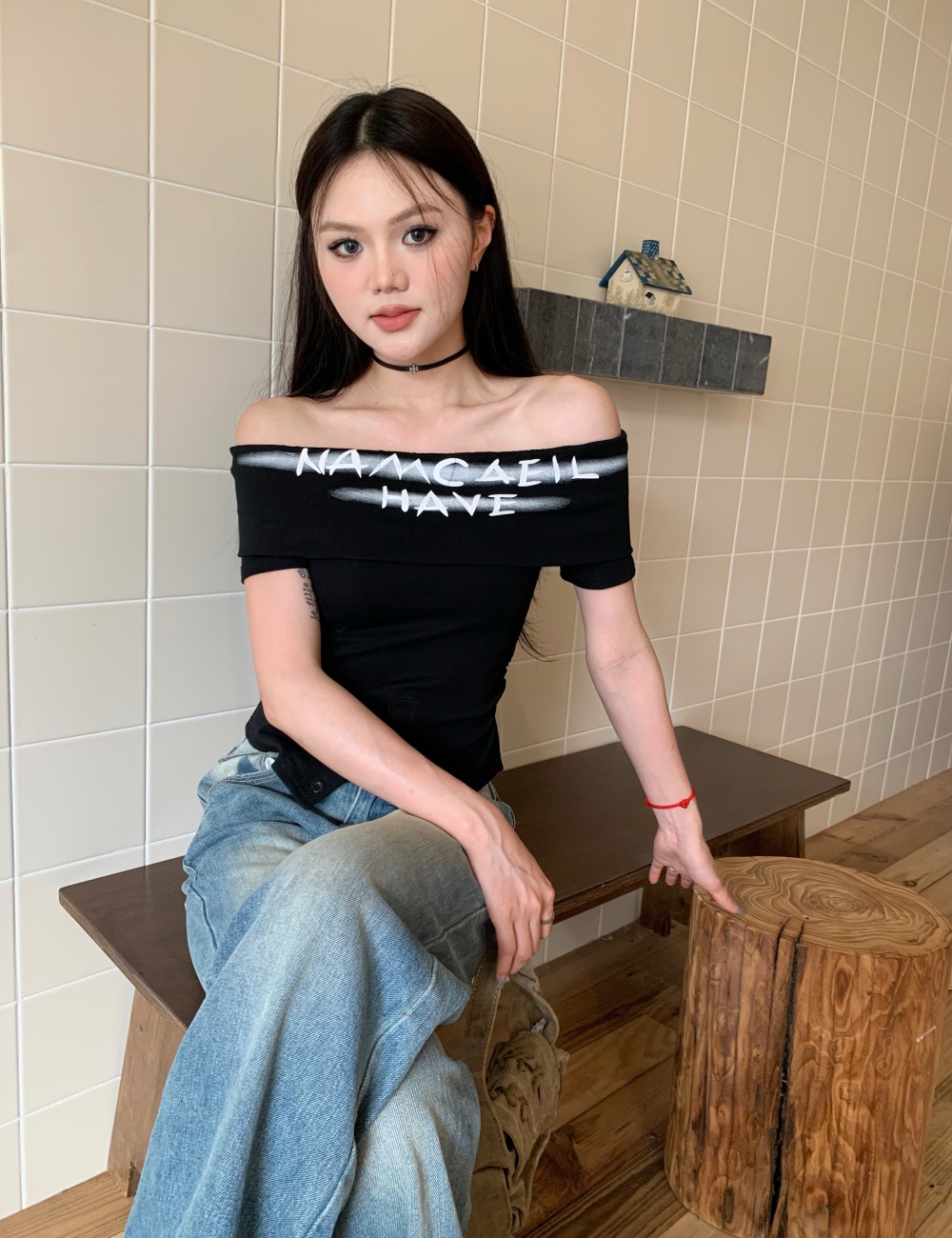 Horizontal collar blooming niche summer letters split tops
