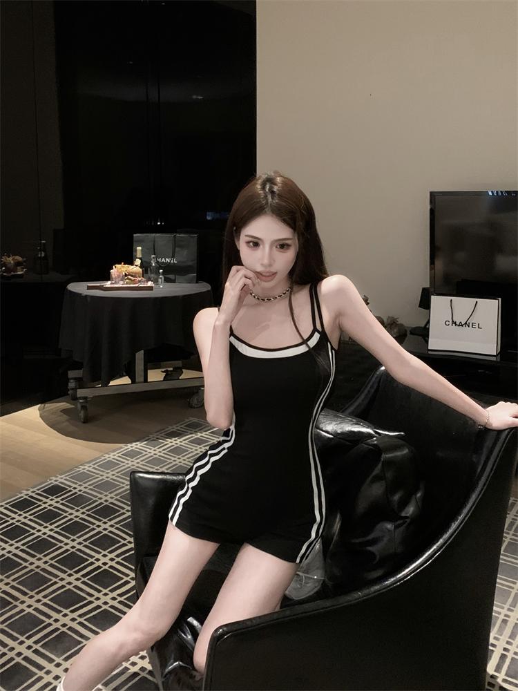Mixed colors sling jumpsuit black Pseudo-two shorts for women