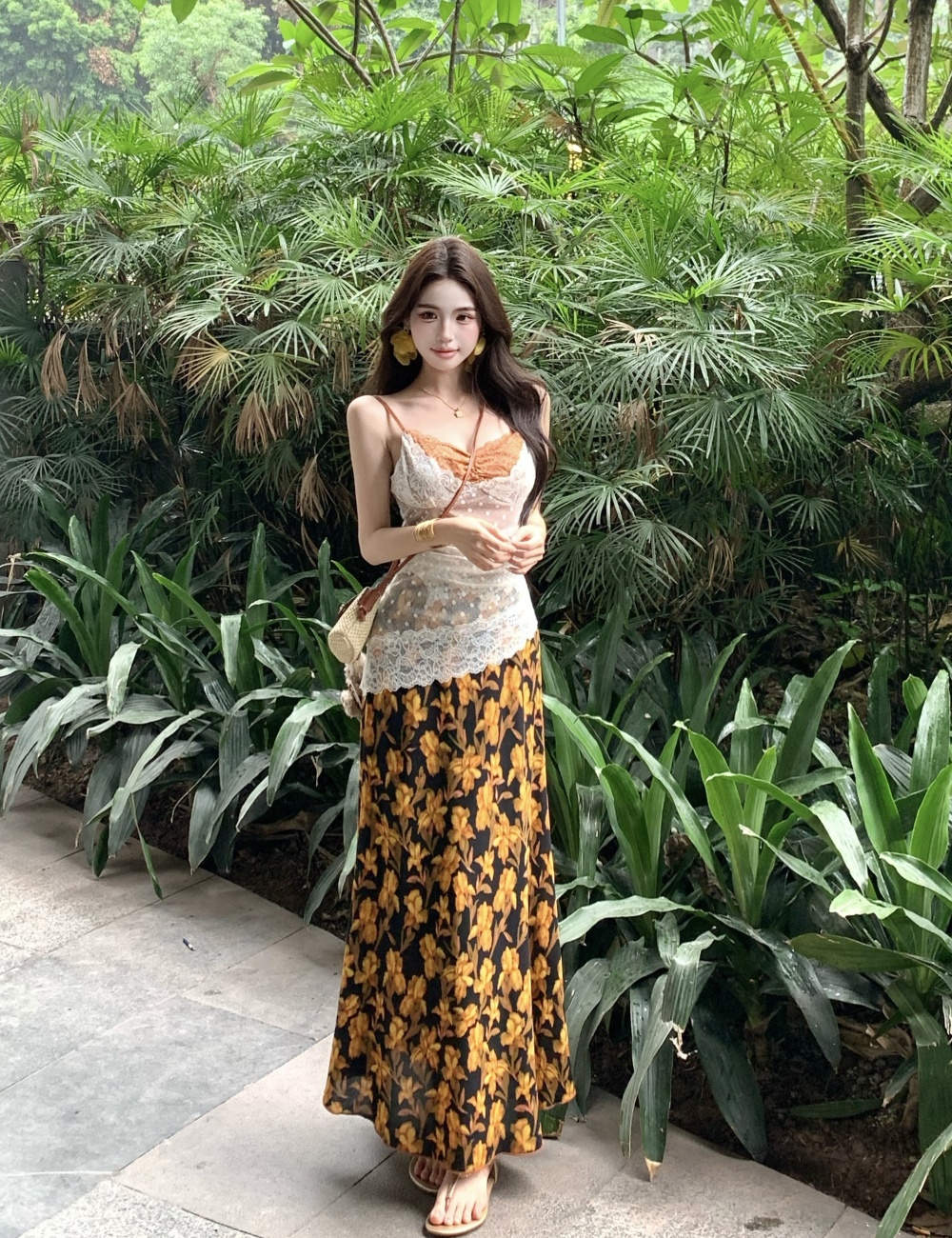 Long lace sling splice Pseudo-two floral dress