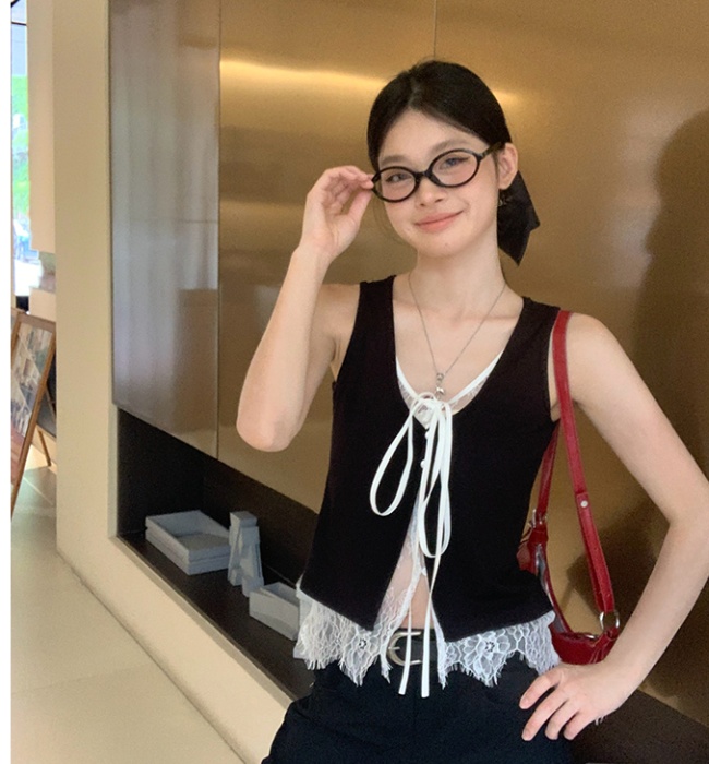Sleeveless lace black tops Pseudo-two spicegirl vest