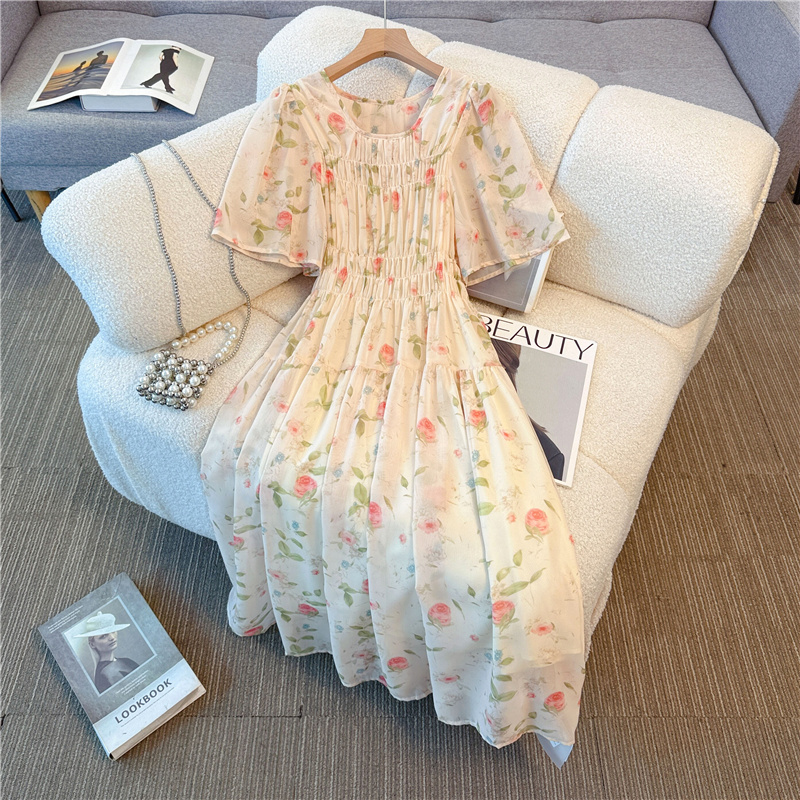 Vacation fat was white lady large yard seaside dress