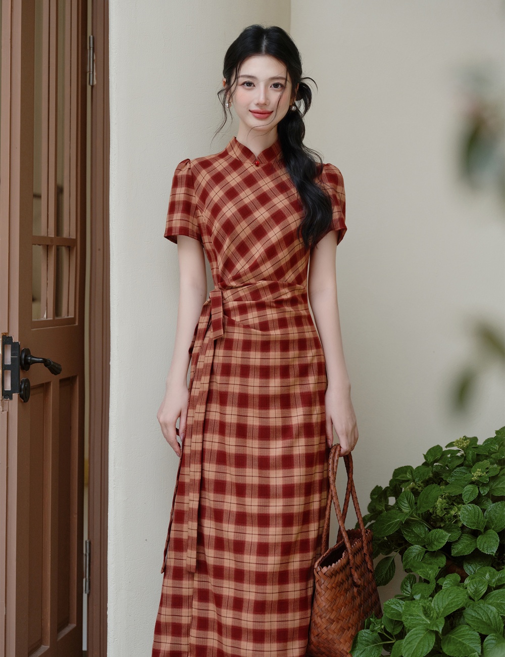Short sleeve pinched waist plaid dress