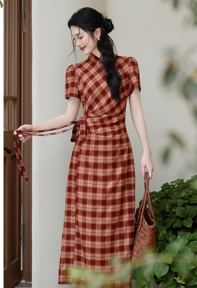 Short sleeve pinched waist plaid dress