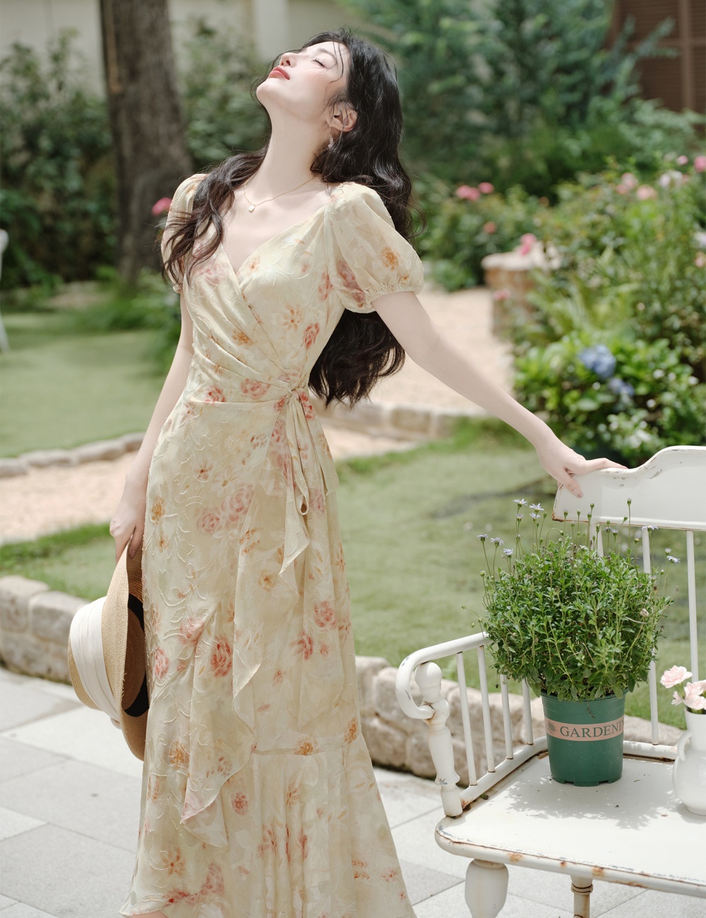 Pinched waist frenum short sleeve dress