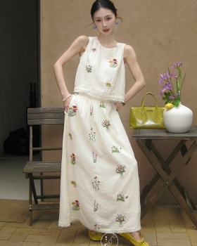 Embroidered summer T-shirt lazy flax skirt a set for women