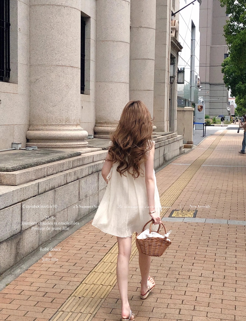 Short maiden boats sleeve dress