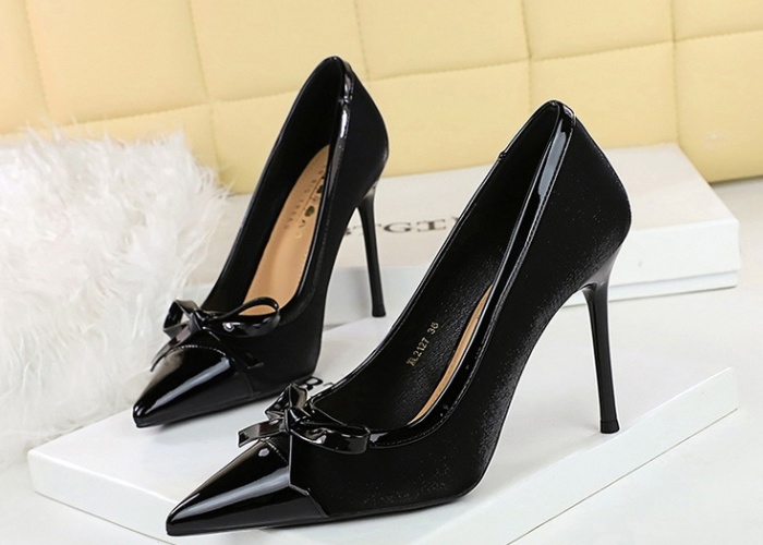 Pointed low high-heeled shoes satin banquet shoes
