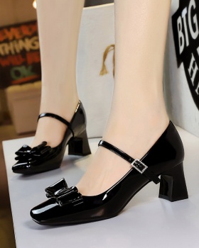 Patent leather thick bow banquet middle-heel European style shoes