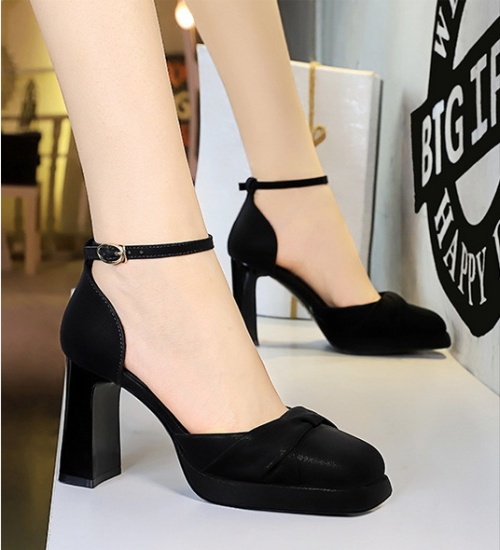 Thick low sandals bow European style platform for women
