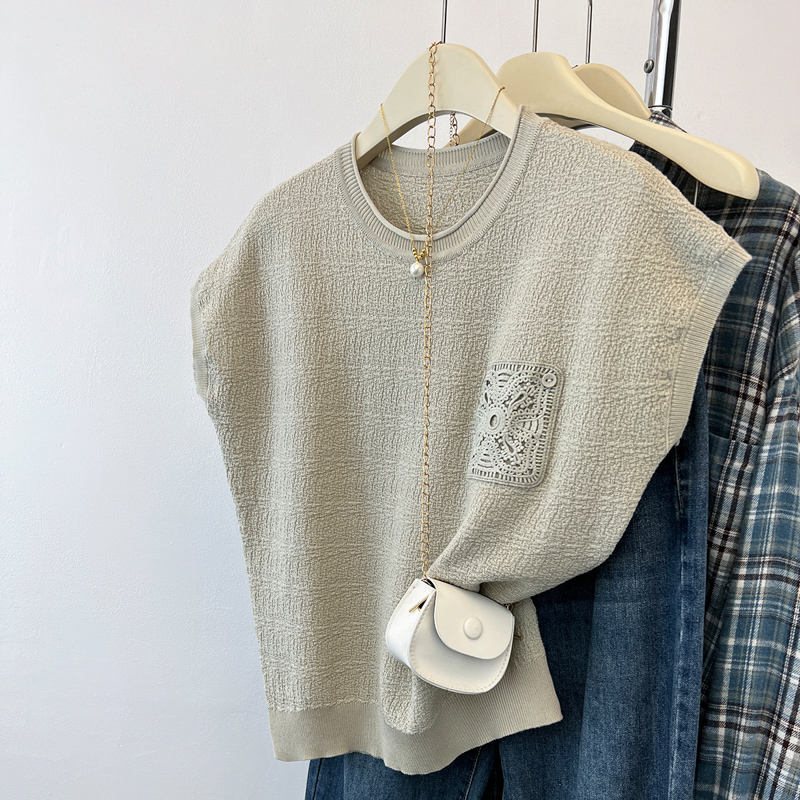 Short sleeve small shirt summer sweater for women