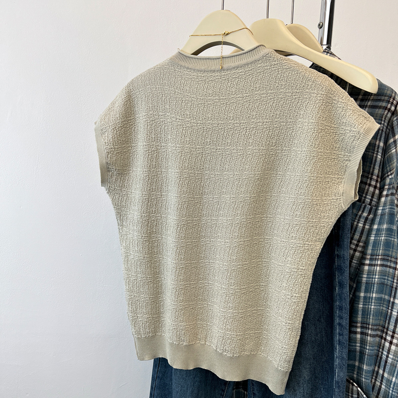 Short sleeve small shirt summer sweater for women