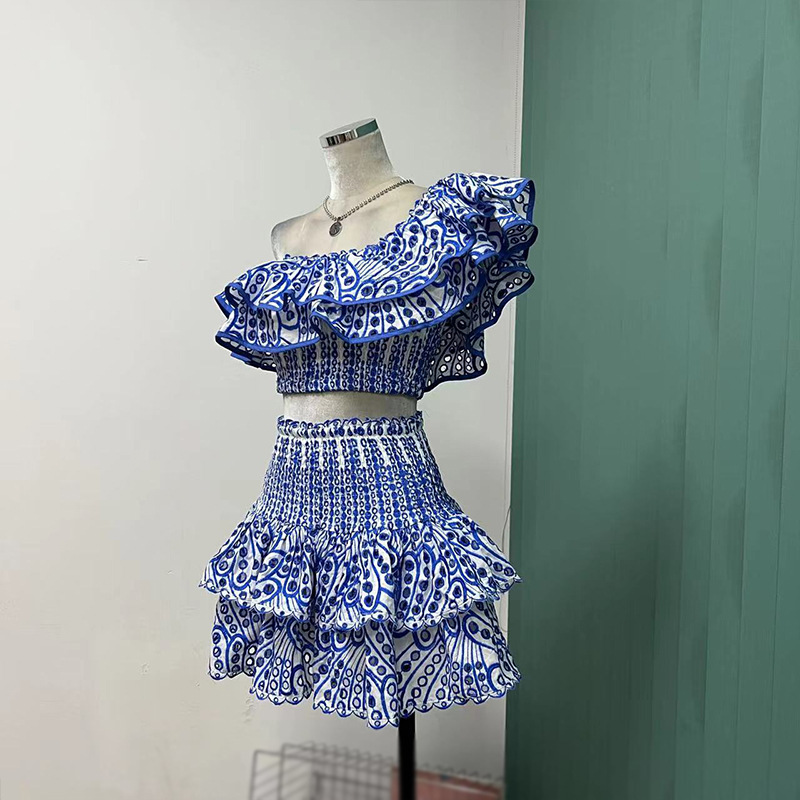 Short sexy embroidery tops fashion fungus dress a set