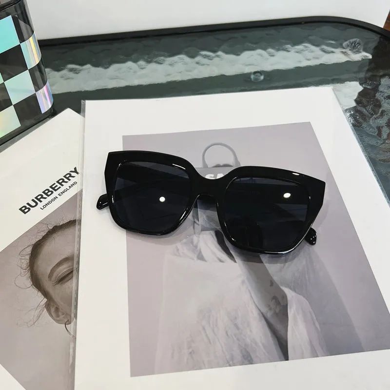 Ultralight elegant classic Sunglasses for women
