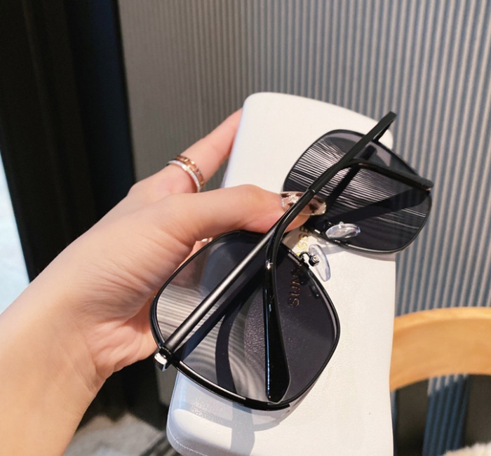 Personality fashion Sunglasses metal glasses